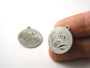 Pendant - Stainless Steel - Laser Engraved Wild Grass - 20mm - 1 pc - Pim's Jewelry Supplies