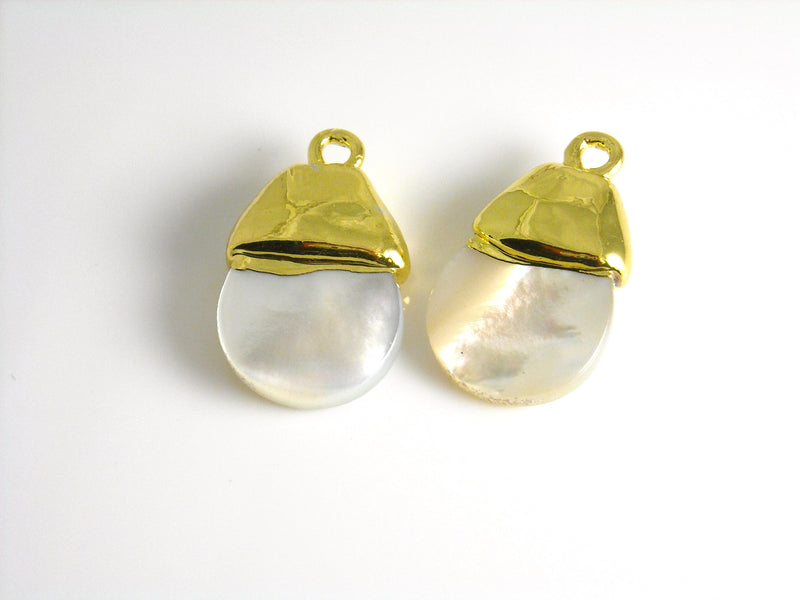 Natural Shell Pearl Pendant - Gold Plated - 20mm x 12mm - 1 pc