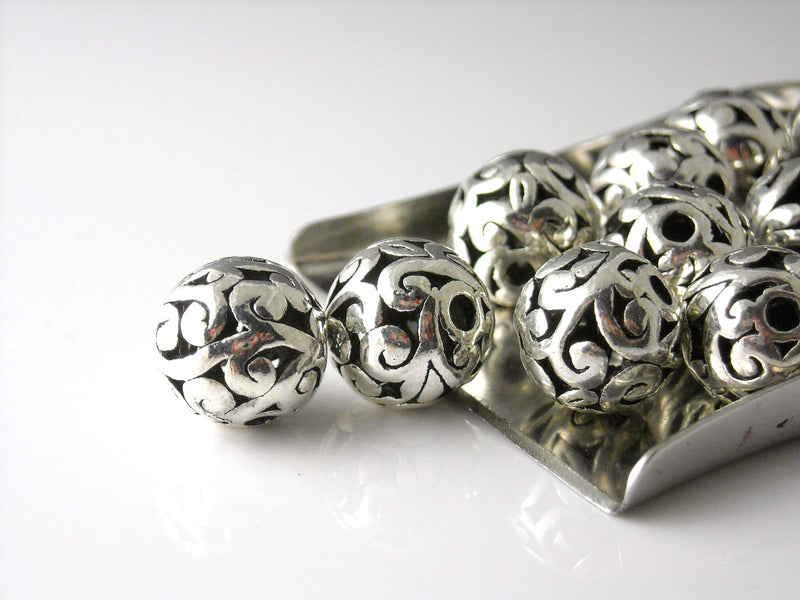 Metal Beads - Antiqued Silver - 10mm - 4 pcs