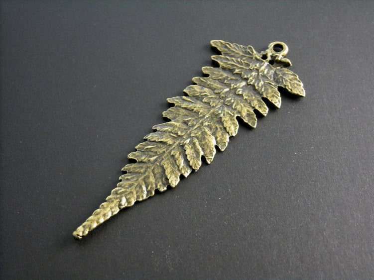Antique Bronze Fern Charm - 2 pcs - Pim's Jewelry Supplies