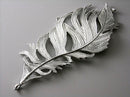 Extra Large 'Life-Like' Feather Charm in Antique Silver - 1 pcs - Pim's Jewelry Supplies